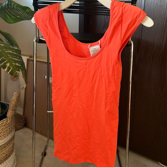 Neon BCBG top - Picture 1 of 3